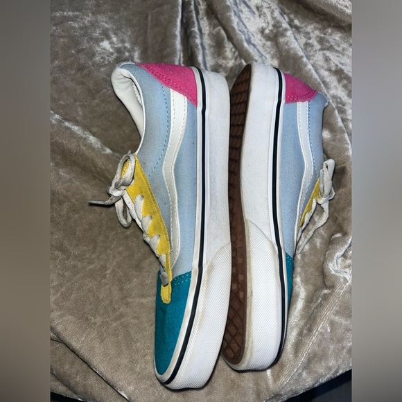 Woman’s VANS Color Block Sneakers 🌵6 - Picture 8 of 12